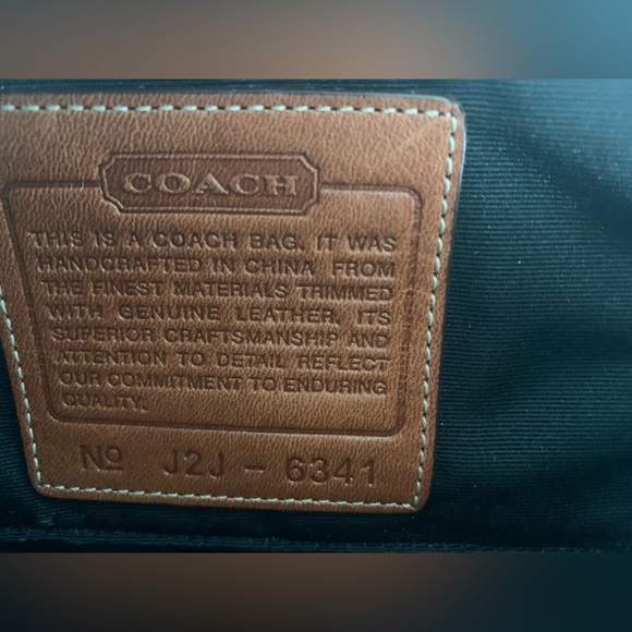 Coach mini signature camera crossbody Bag - Picture 2 of 2